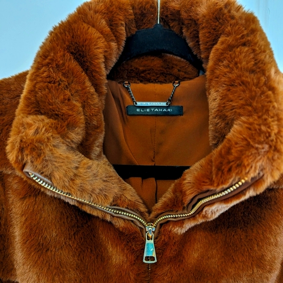 Elie Tahari Faux Fur Coat Tawny Size Small - Picture 2 of 10